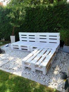 Pallet Garden Furniture - DIY - Easy Pallet Ideas