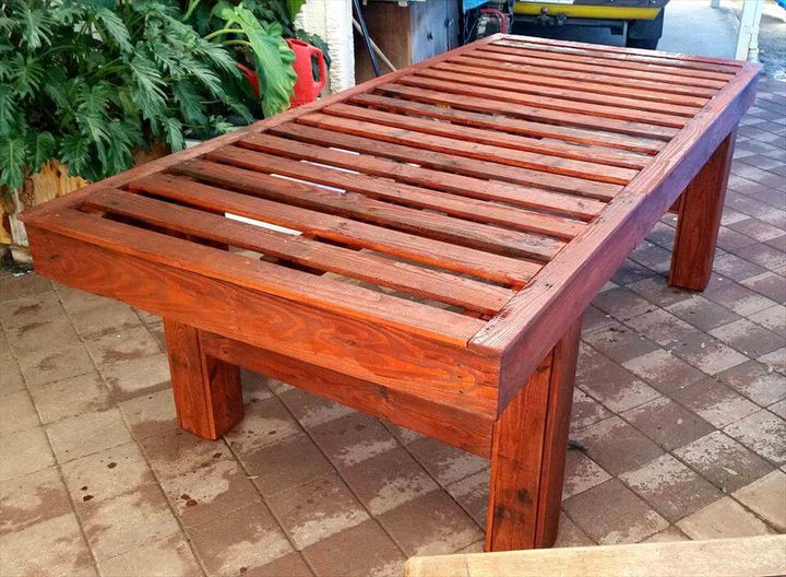 DIY Wood Pallet Outdoor Furniture Ideas - Easy Pallet Ideas