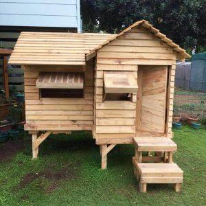 homemade pallet cubby house
