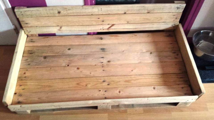 dog bed made from pallets