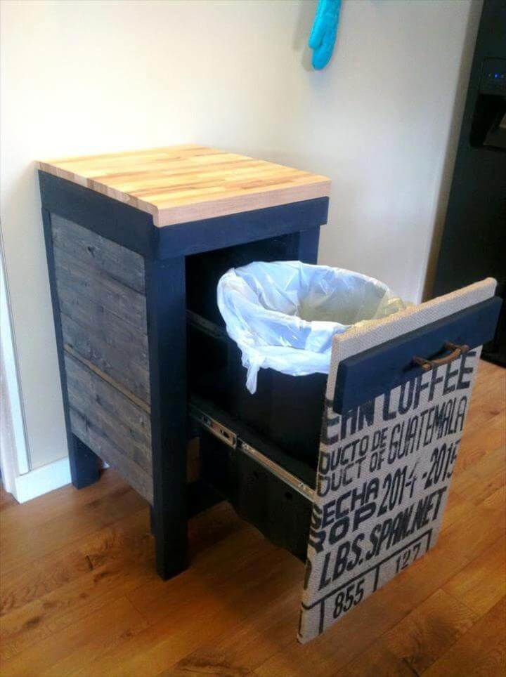 Download Personalized Pallet Trash Can Holder - Easy Pallet Ideas