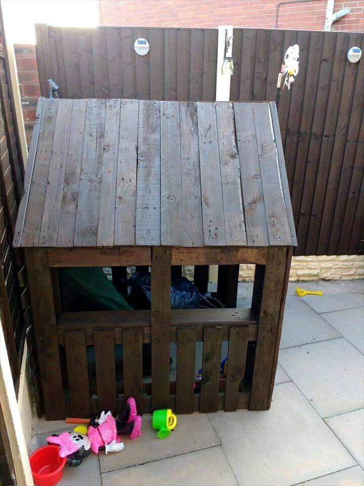 robust wooden pallet playhouse for little girl