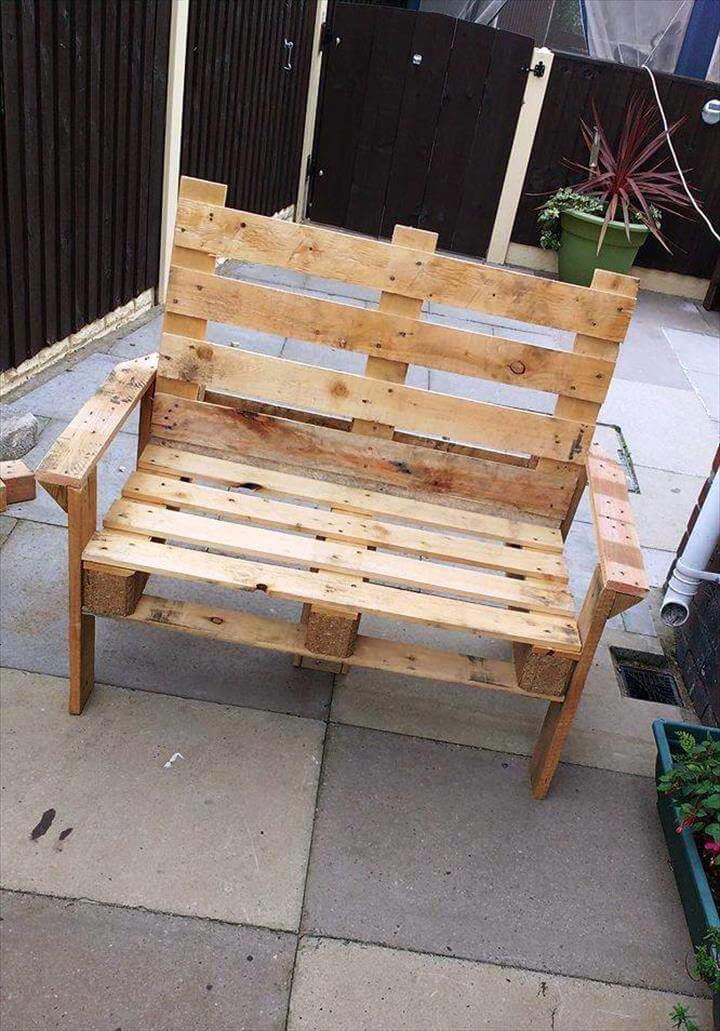 DIY Pallet Bench and Coffee Table - Easy Pallet Ideas