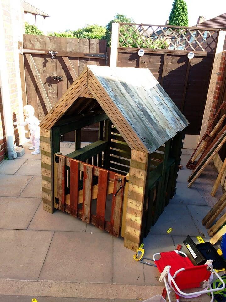 rustic wooden pallet playhouse for little girl
