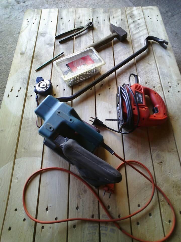 tools to use for this pallet bench project
