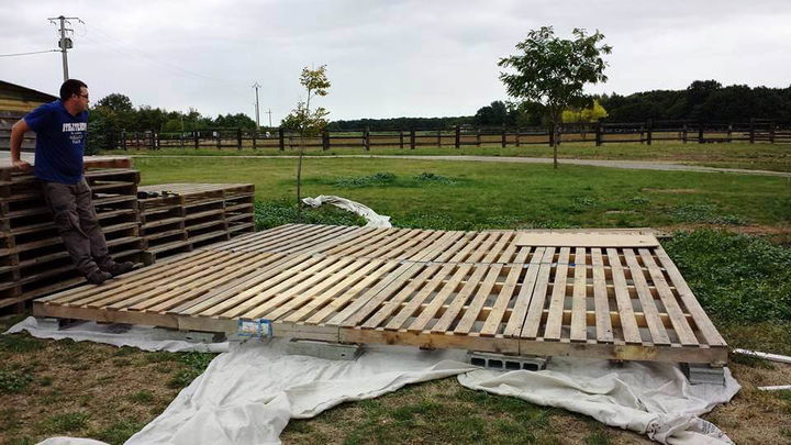 Pallet Garden Shed Tutorial - Easy Pallet Ideas