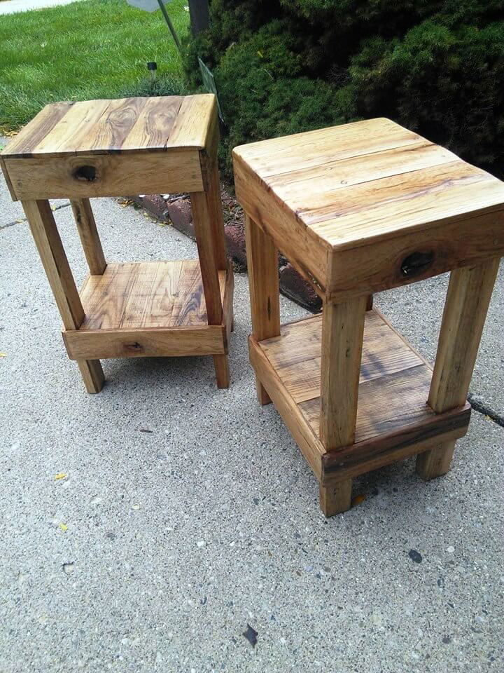 Pallet Stools - Bar Stools Made from Pallets - Easy Pallet Ideas