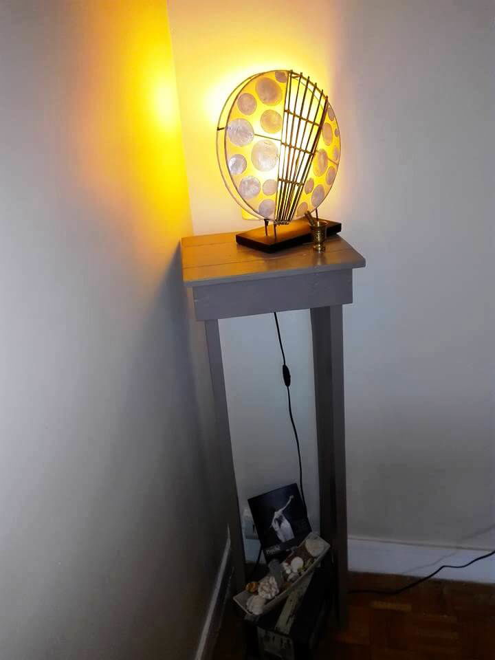 corner lamp stand