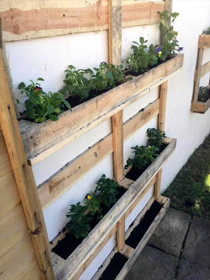 upcycled-pallet-vertical-planter