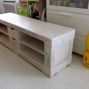 reclaimed pallet painted TV stand