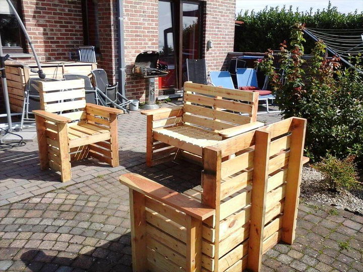 DIY Wooden Pallet Patio Furniture Set - Easy Pallet Ideas