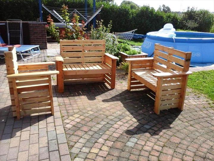 upcycled pallet patio furniture set