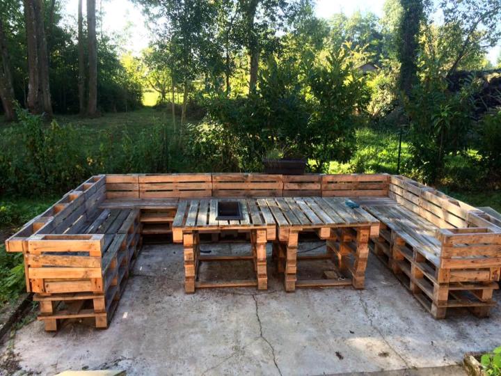 upcycled wooden pallet patio sofa set