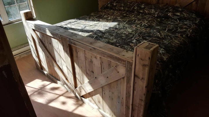 recycled pallet bed with headboard and footboard