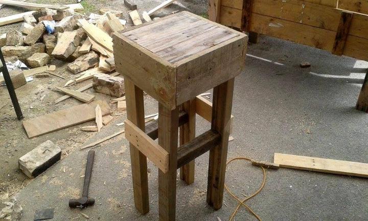 recycled pallet stool or end table