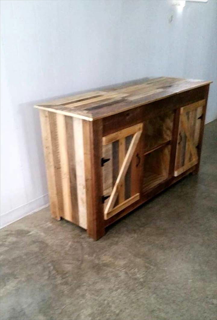 upcycled pallet entertainment center