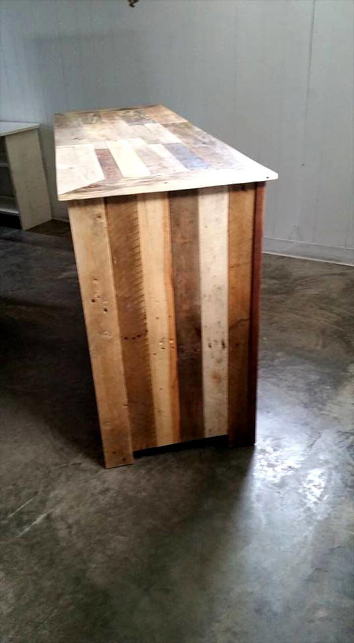 repurposed wooden pallet entertainment center