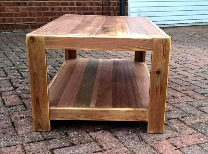 reclaimed pallet end table