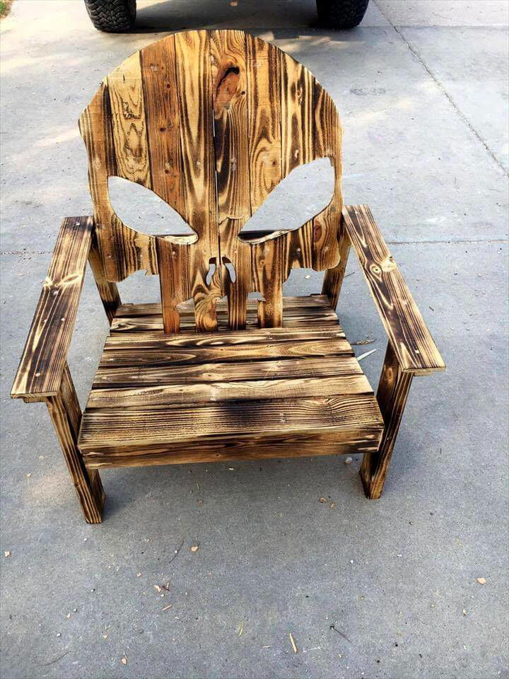 low-cost wooden pallet skull chair