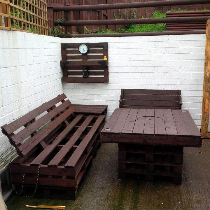 reclaimed wooden pallet patio sitting set