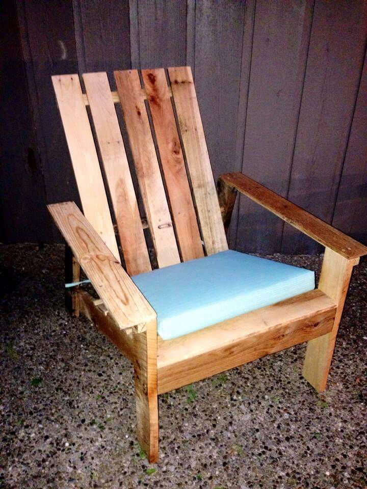 pallet Adirondack chair