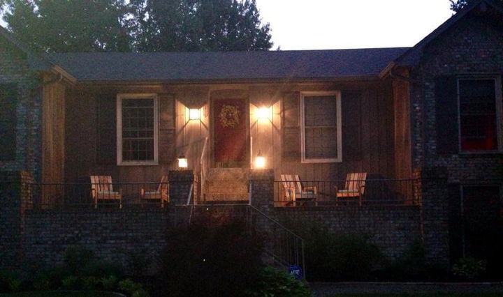 Recycled pallet porch seating