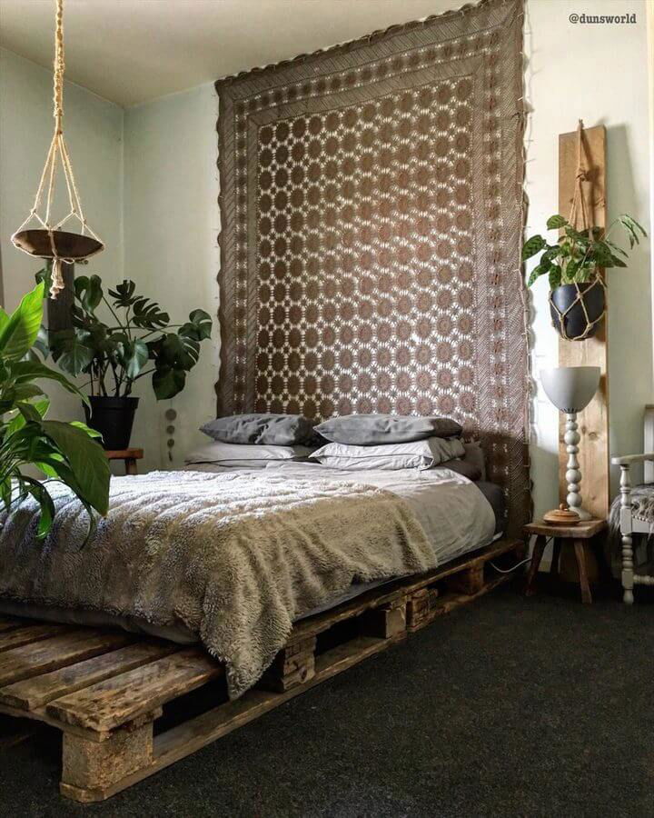 DIY pallet bed plan