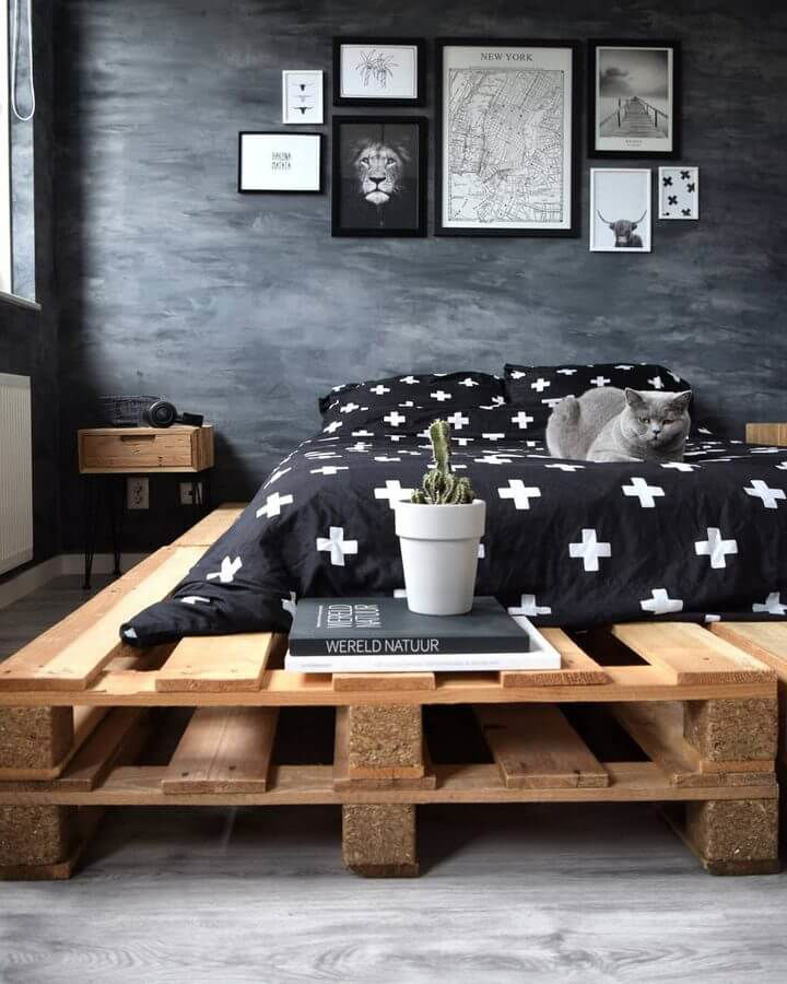 upcycled pallet bed