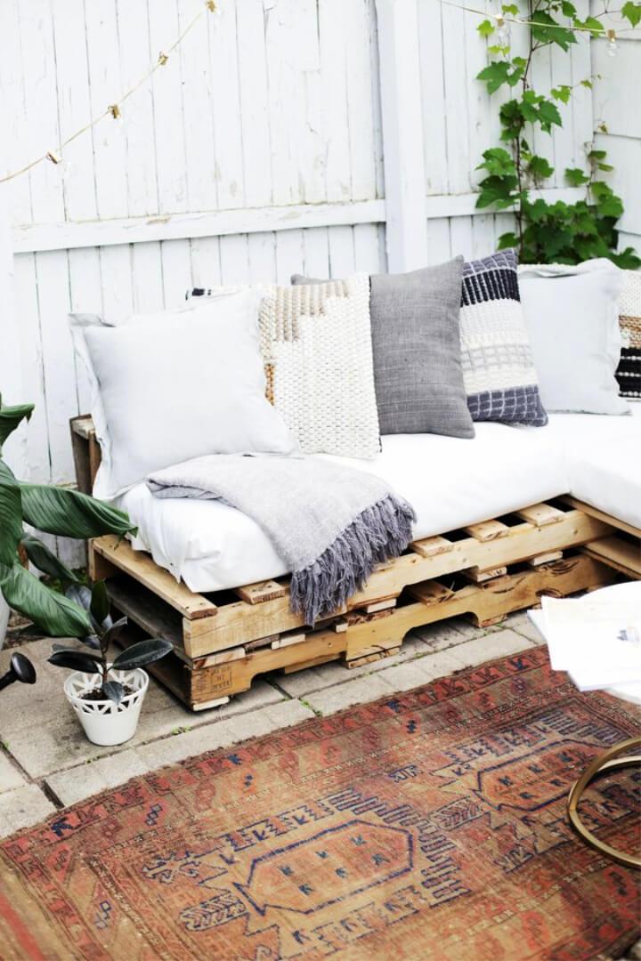 Build a Couch Out of Pallets