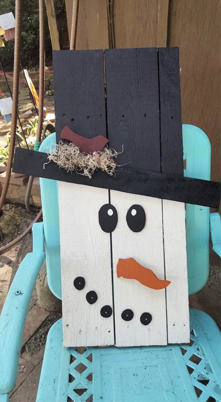 DIY Pallet Primitive Snowman