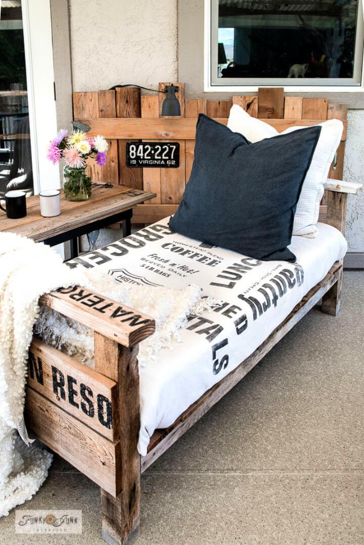 Easy to Build a Pallet Wood Sofa