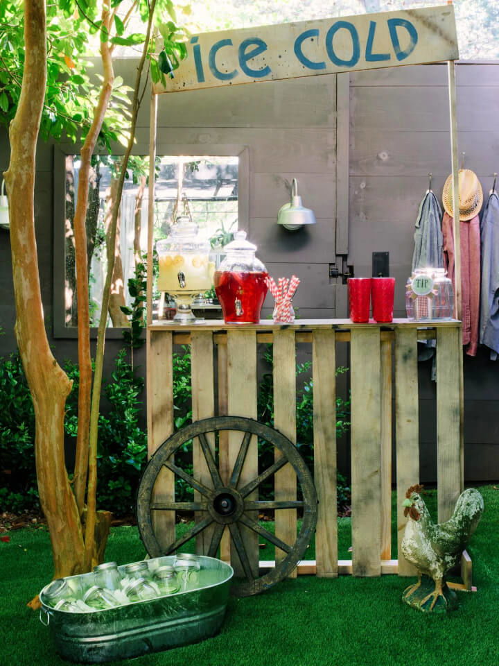 Lemonade Stand From Shipping Pallets