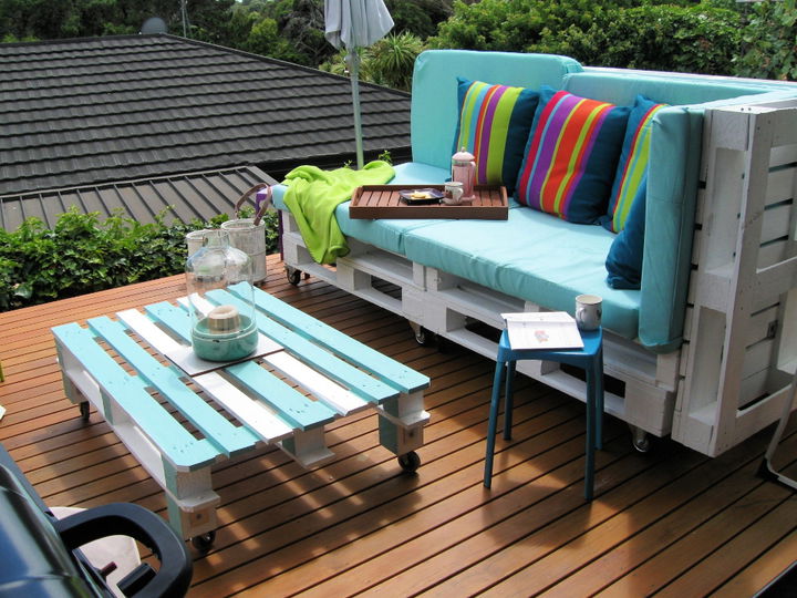 Log Cabin Pallets Patio Furniture