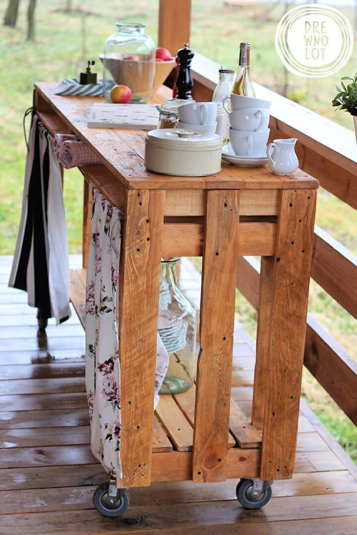 Outdoor Pallet Bar Cart