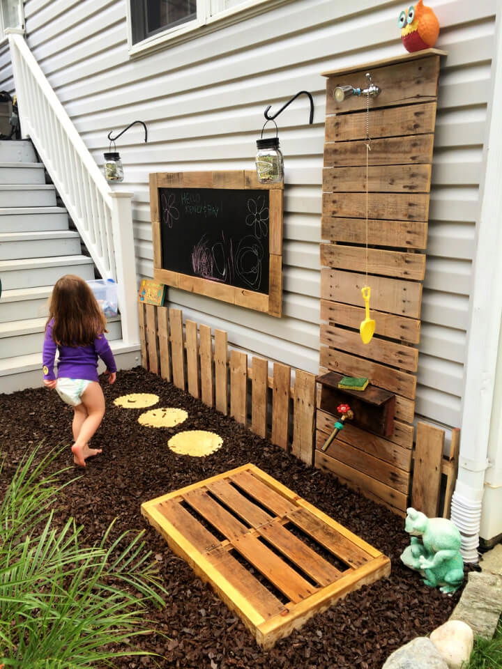 Pallet Wood Chalk Board Shower Wall and Shower Mat