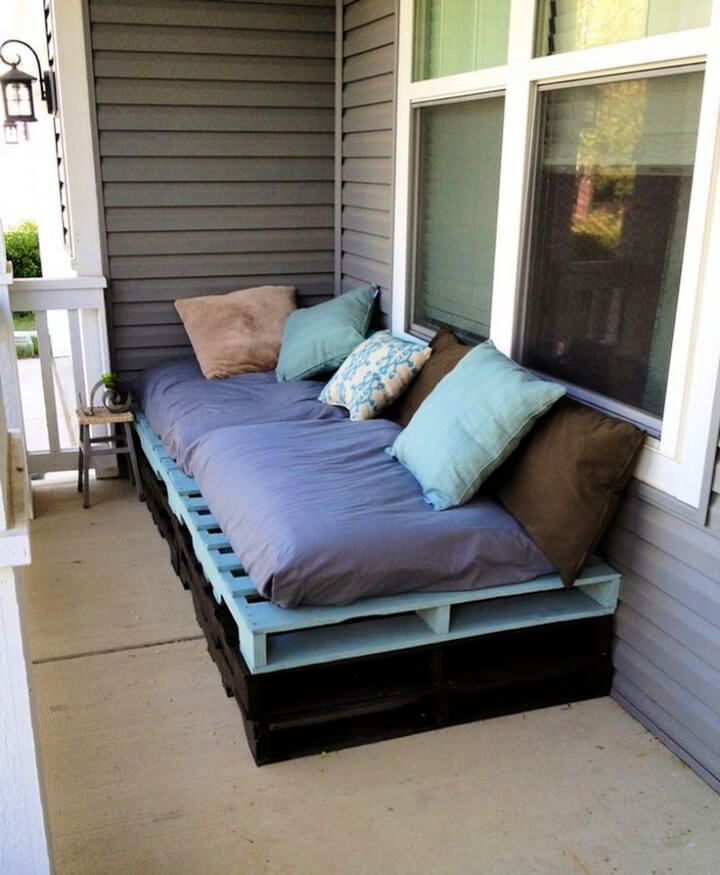 Wood Pallet Daybed