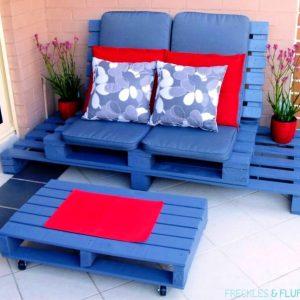 Wooden Pallet Chillout Lounge for Patio